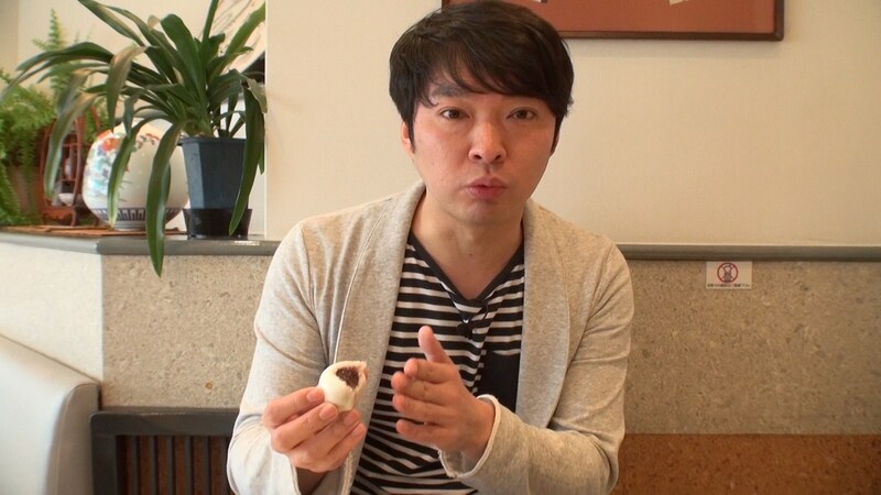 エレキコミック今立が登場する「作家のグルメ」のワンシーン。(c)BS12 トゥエルビ