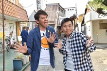 新番組「ますだおかだのオモログ」に出演する、ますだおかだ。(c)関西テレビ