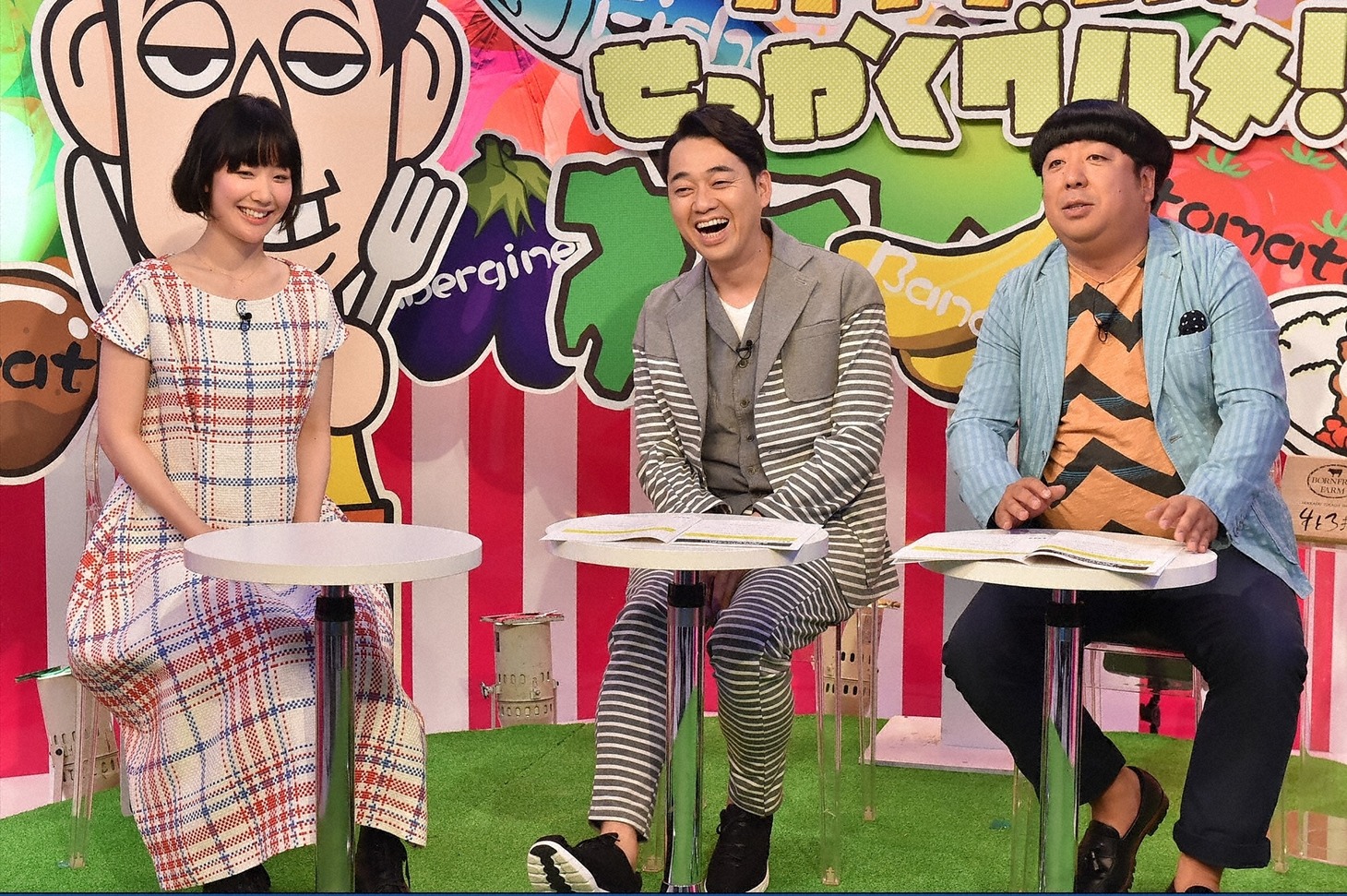 バナナマンと黒木華（左）。(c)TBS