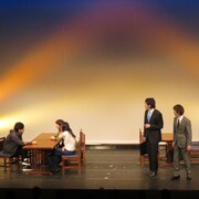 「ライオンキング」に触発された演出も、「すいているのに相席4」2DAYS盛況