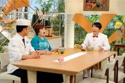 「上沼恵美子のおしゃべりクッキング」に出演するダンディ坂野（右）。(c)ABC