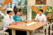 「上沼恵美子のおしゃべりクッキング」に出演するダンディ坂野（右）。(c)ABC