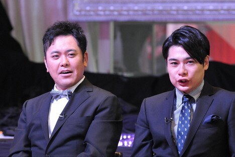 （左から）くりぃむしちゅー有田、平成ノブシコブシ吉村。(c)TBS