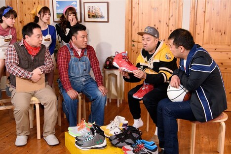 （手前左から）ドランクドラゴン塚地、アンタッチャブル山崎、レイザーラモンRG、インパルス堤下。(c)ABC