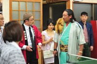 「田沼旅館の奇跡」のワンシーン。(c)2016吉本興業