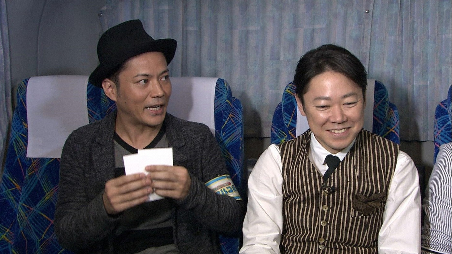 （左から）シャンプーハットこいで、阿部サダヲ。(c)関西テレビ