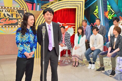 「痛快！明石家電視台」ネタを披露するてんしとあくま。(c)MBS