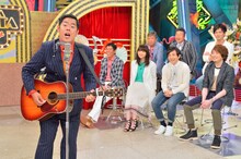 ネタを披露する馬と魚。(c)MBS