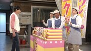 コント「歌うクレープ屋」のワンシーン。(c)NHK