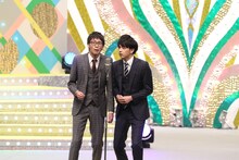 漫才を披露するコマンダンテ。(c)関西テレビ