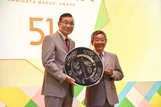 大賞を受賞したオール阪神・巨人。