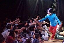 「cinéma bird in OITA」でお笑いライブを展開する永野。