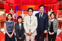 「石橋貴明のスポーツ伝説…光と影」に出演する石橋貴明（中央）ら。(c)TBS