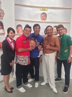 左から田中麻耶アナウンサー、アンタッチャブル山崎、ロバート。(c)メ～テレ