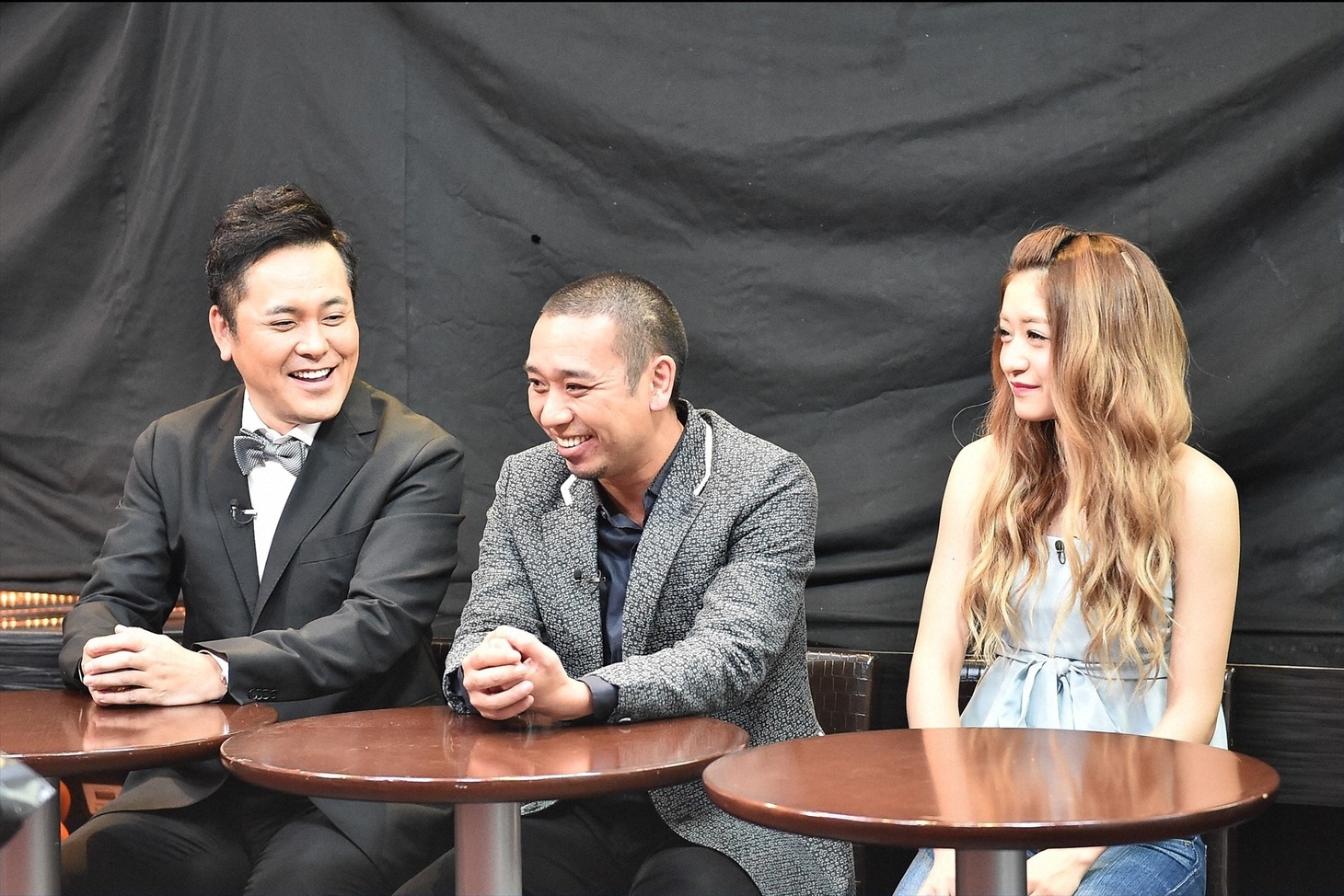 「有田ジェネレーション」に出演する（左から）くりぃむしちゅー有田、千鳥・大悟、池田優美。(c)TBS