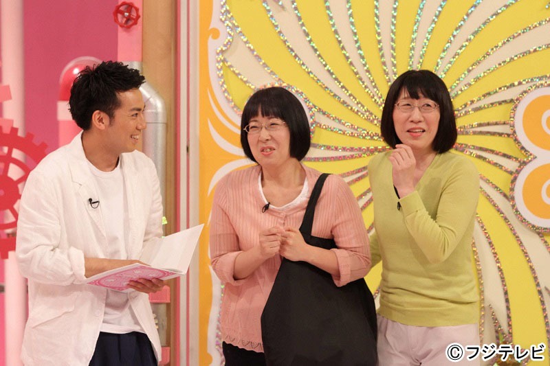 （左から）ピース綾部、阿佐ヶ谷姉妹。