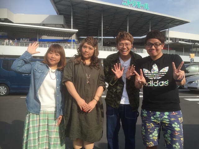 左から海原やすよ ともこ、ミキ。(c)テレビ大阪