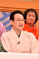 春風亭昇太（中央）。