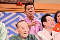 “敗戦の弁”を語る三遊亭円楽（後列中央）。