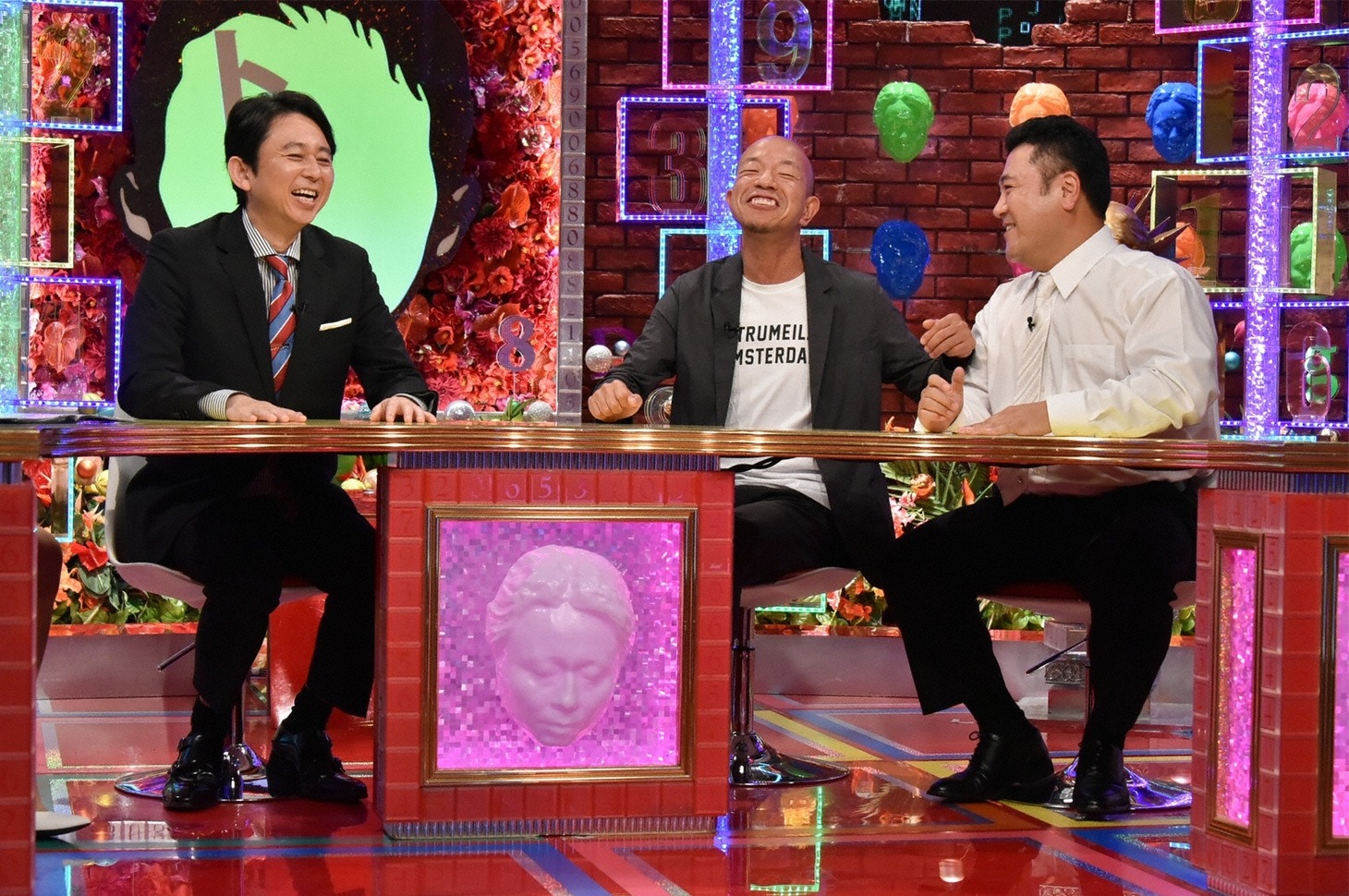 「有吉弘行のダレトク!?」に出演する（左から）有吉弘行、バイきんぐ小峠、アンタッチャブル山崎。(c)関西テレビ