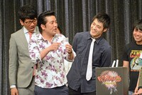 ボックスの中にシャブが入っていたと報告するえんにち・アイパー滝沢。