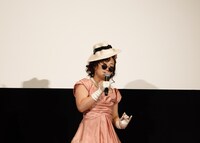 オノ・ヨーコのモノマネを披露するキンタロー。。