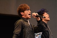 「PARADISE」を歌う藤森慎吾。