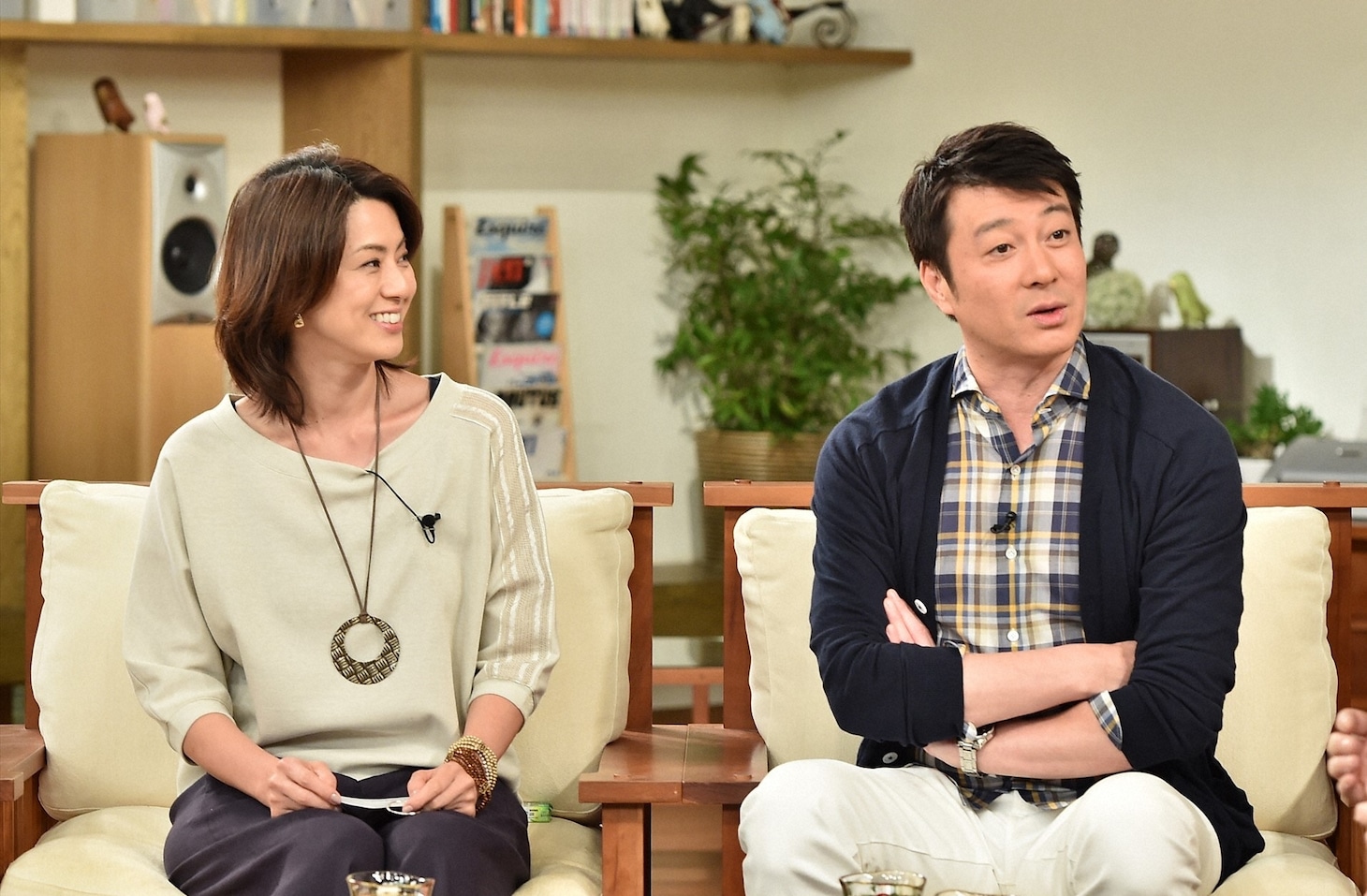 （左から）進藤晶子、加藤浩次。(c)TBS