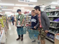 （左から）流れ星ちゅうえい、出川哲朗、品川庄司・品川。(c)CBC