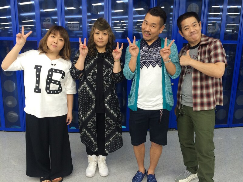 左から海原やすよ ともこ、FUJIWARA。(c)テレビ大阪