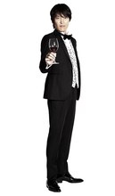 「THE EMPTY STAGE」の支配人を務める千原ジュニア。