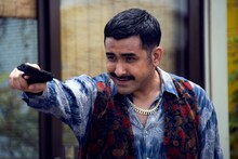 「日本で一番悪い奴ら」でアクラム・ラシード役を務めるデニス植野。(c)2016「日本で一番悪い奴ら」製作委員会