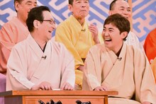 （手前左から）春風亭昇太と林家三平。