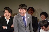 「即興絶叫ゲーム」に参加する三拍子・高倉。