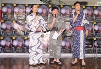 会見のMCを務めたパンサー。