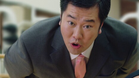 「Face to Face Music Video」のとにかく明るい安村登場シーン。