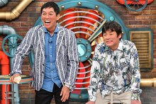 左から明石家さんま、赤井英和。(c)MBS