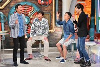 ゲストの赤井英和（左から2人目）。(c)MBS