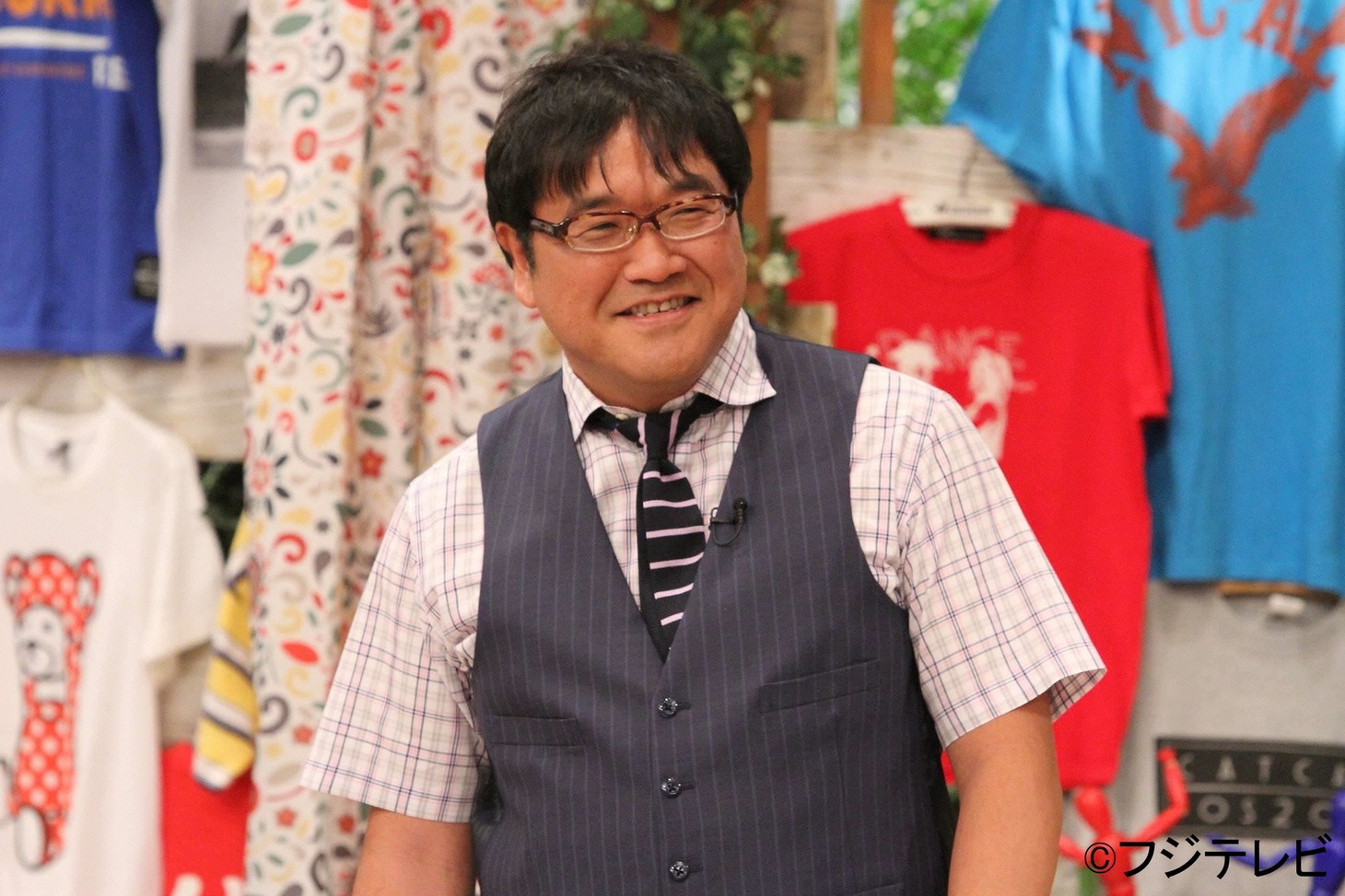 「さんまのお笑い向上委員会」に出演する、カンニング竹山。