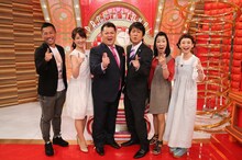 「プロは見た目で決めている」に出演する（左から）前園真聖、川田裕美、ブラックマヨネーズ、ハイヒール・リンゴ、三戸なつめ。(c)関西テレビ
