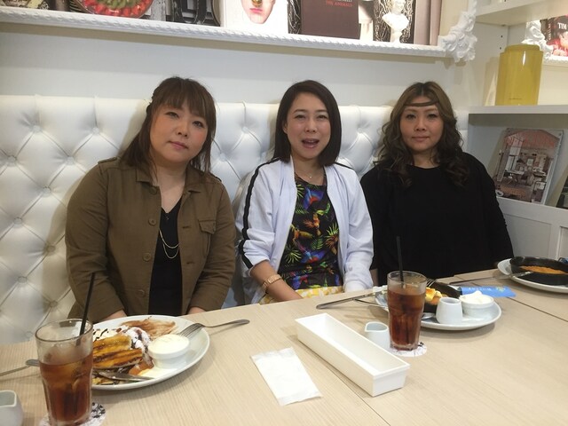 左から海原やすよ、椿鬼奴、海原ともこ。(c)テレビ大阪