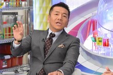 MCのくりぃむしちゅー上田。(c)日本テレビ