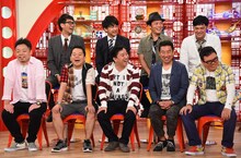 「マルコポロリ！」に出演するコマンダンテ（後列左から2人）。(c)関西テレビ