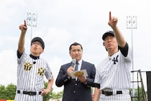 （左から）とんねるず石橋、大西洋平テレビ朝日アナウンサー、松井秀喜。(c)テレビ朝日