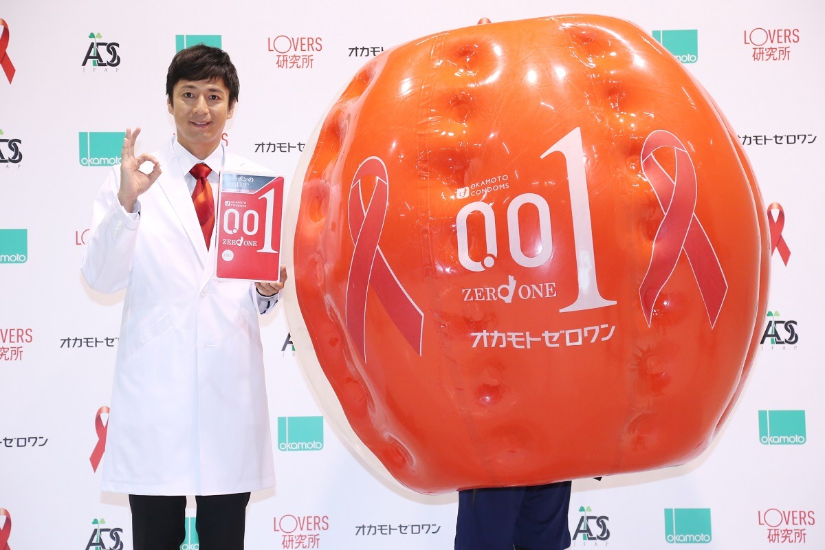 オカモト株式会社の新プロジェクト発表会に出席したチュートリアル徳井。