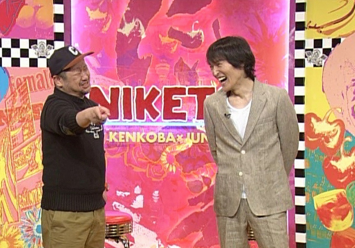 左からケンドーコバヤシ、千原ジュニア。(c)読売テレビ