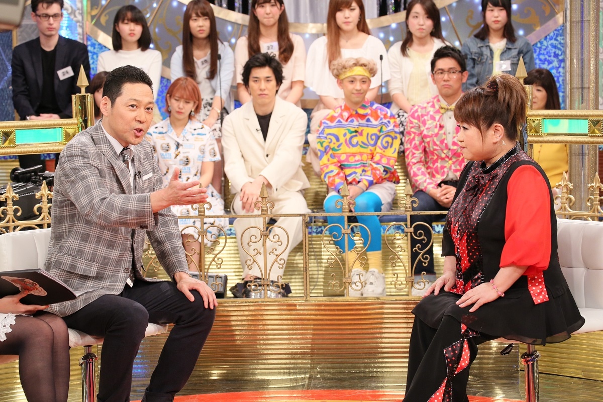 左から東野幸治、天童よしみ。(c)日本テレビ