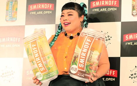 「スミノフ ワールドフュージョン」のアンバサダーに就任した渡辺直美。