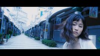 前田敦子「Selfish」MVのワンシーン。
