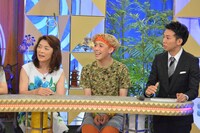 左から勝間和代、りゅうちぇる、ピース綾部。